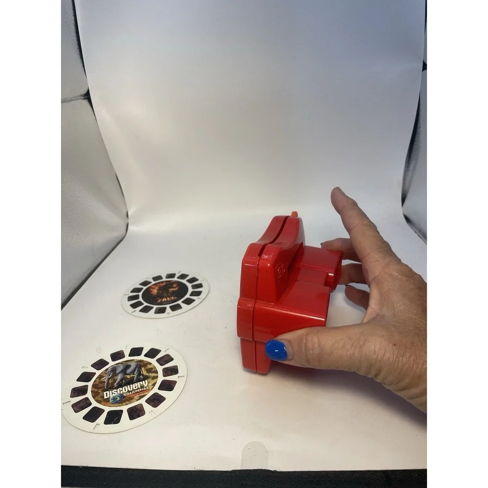 View-Master 3D Viewer Red Classic Retro  Toy 2020 With Trex , Discovery Slides
